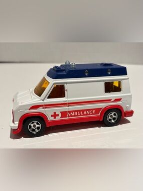 Majorette Vintage 80’s Diecast Ambulance White And Red 1:36 Made in France